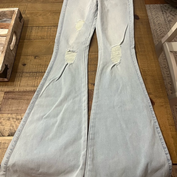 ✨NWT, Fashion Nova Flare Jeans - Picture 5 of 6